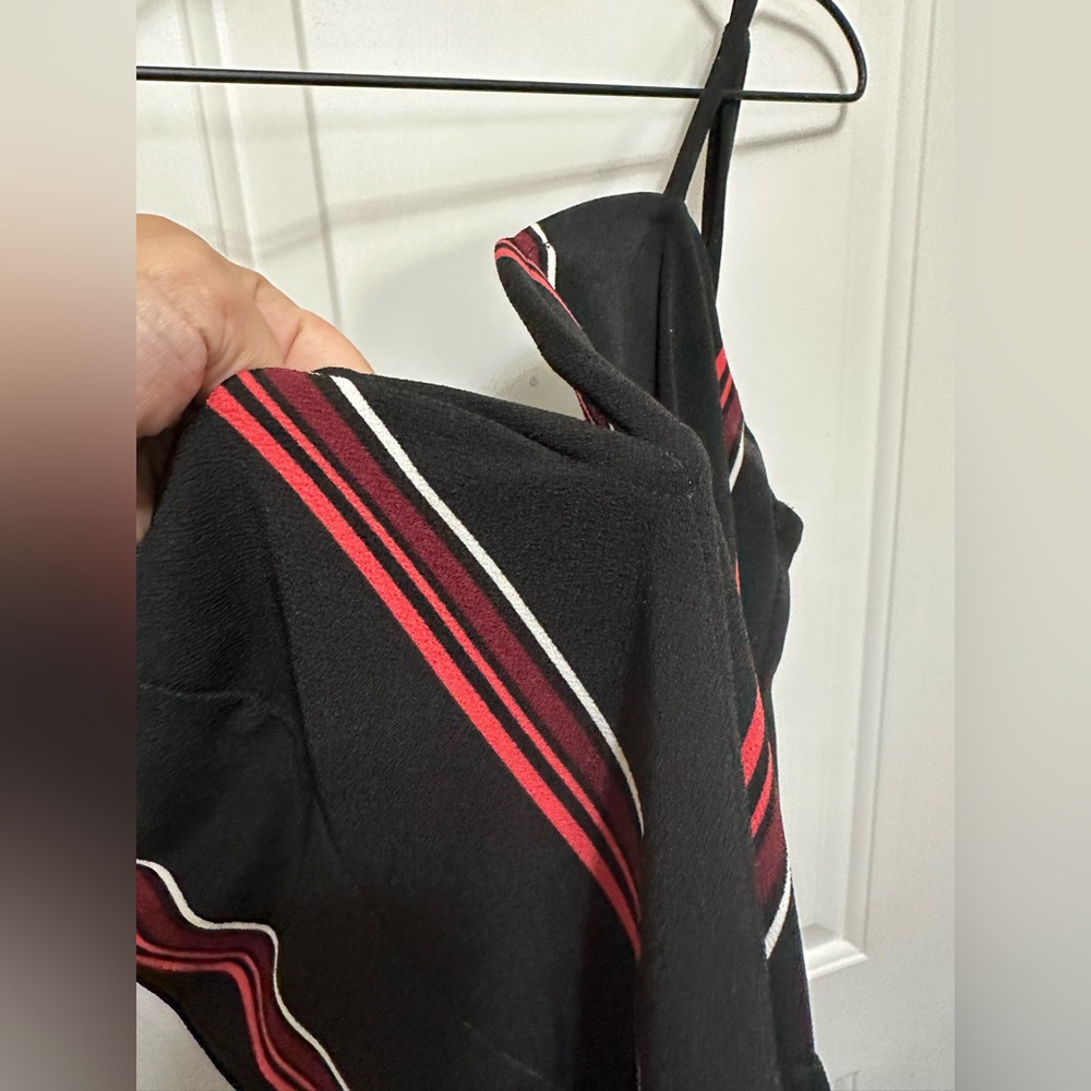Worn 2x only Express jumper - Picture 3 of 12